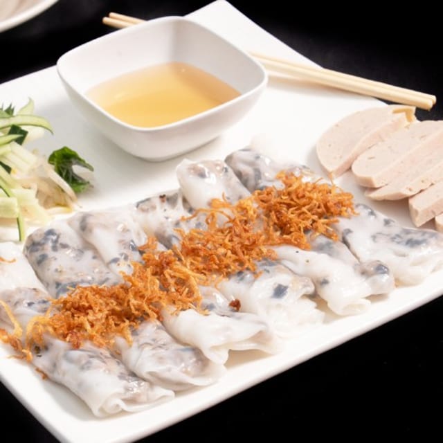 Z1. Bánh Cuốn Chả Lụa.