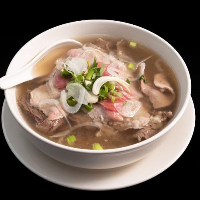 P5. Slices of Rare Eye Round & Well Done Brisket Pho (GF).