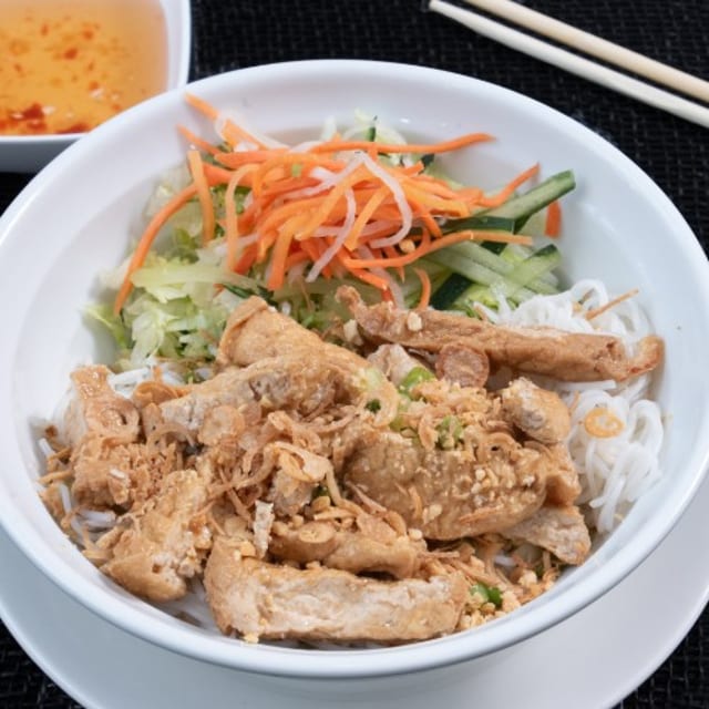 V2. Tofu Marinated in House Soy Sauce over Vermicelli (Vegan).